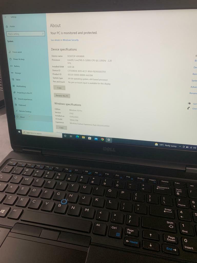 Dell Latitude E5550 15.6" i5(5200) CPU 8GB RAM 128GB SSD Windows 10 Pro
