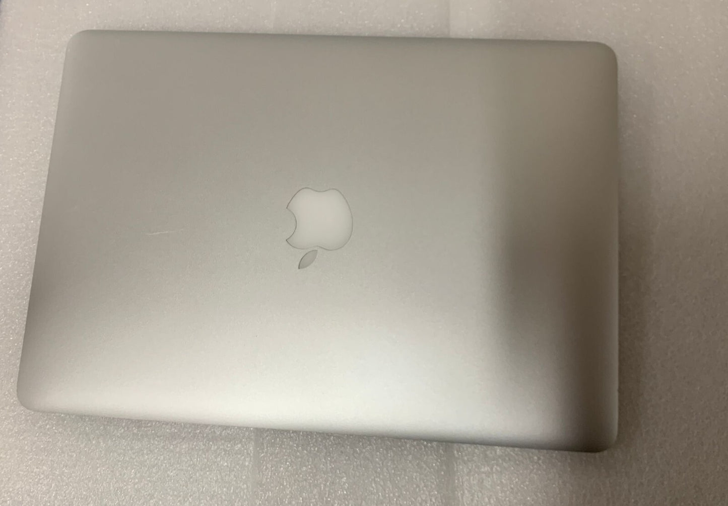 Apple Macbook Air 13." A1466 2017 i5 1.8GHz 8GB RAM 128GB SSD macOS Monterey