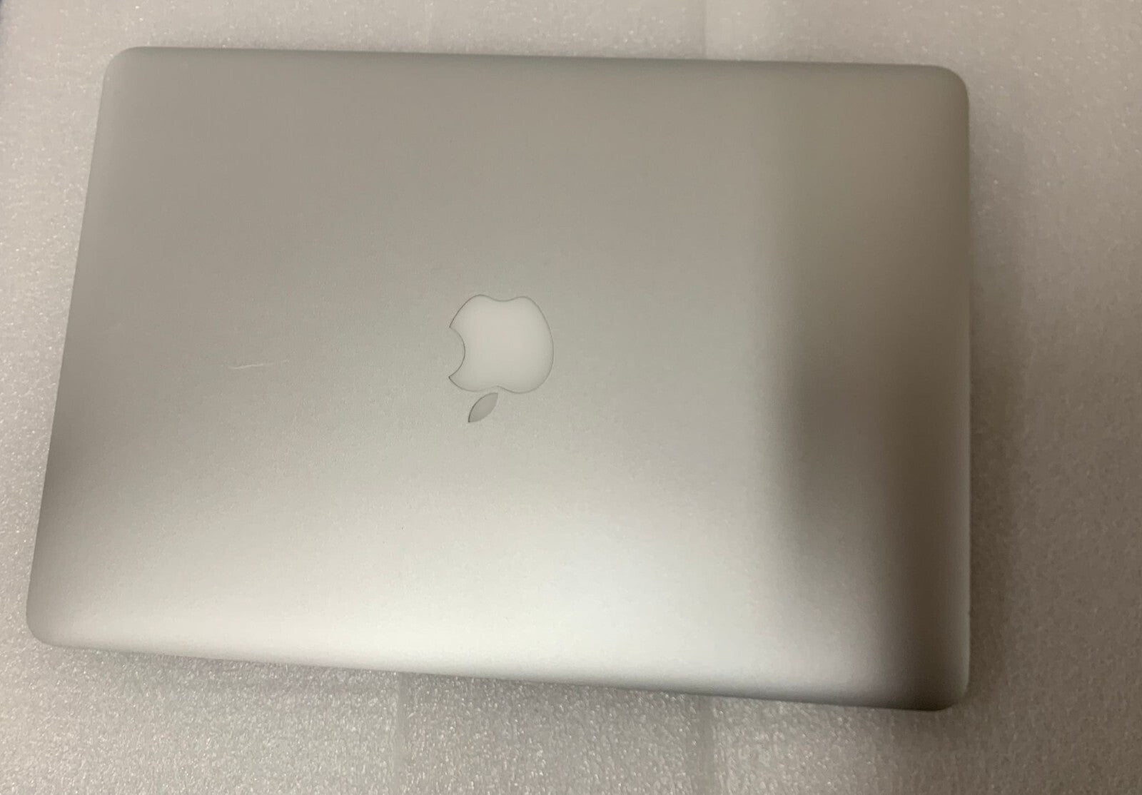 Apple Macbook Air 13." A1466 2017 i5 1.8GHz 8GB RAM 128GB SSD macOS Monterey